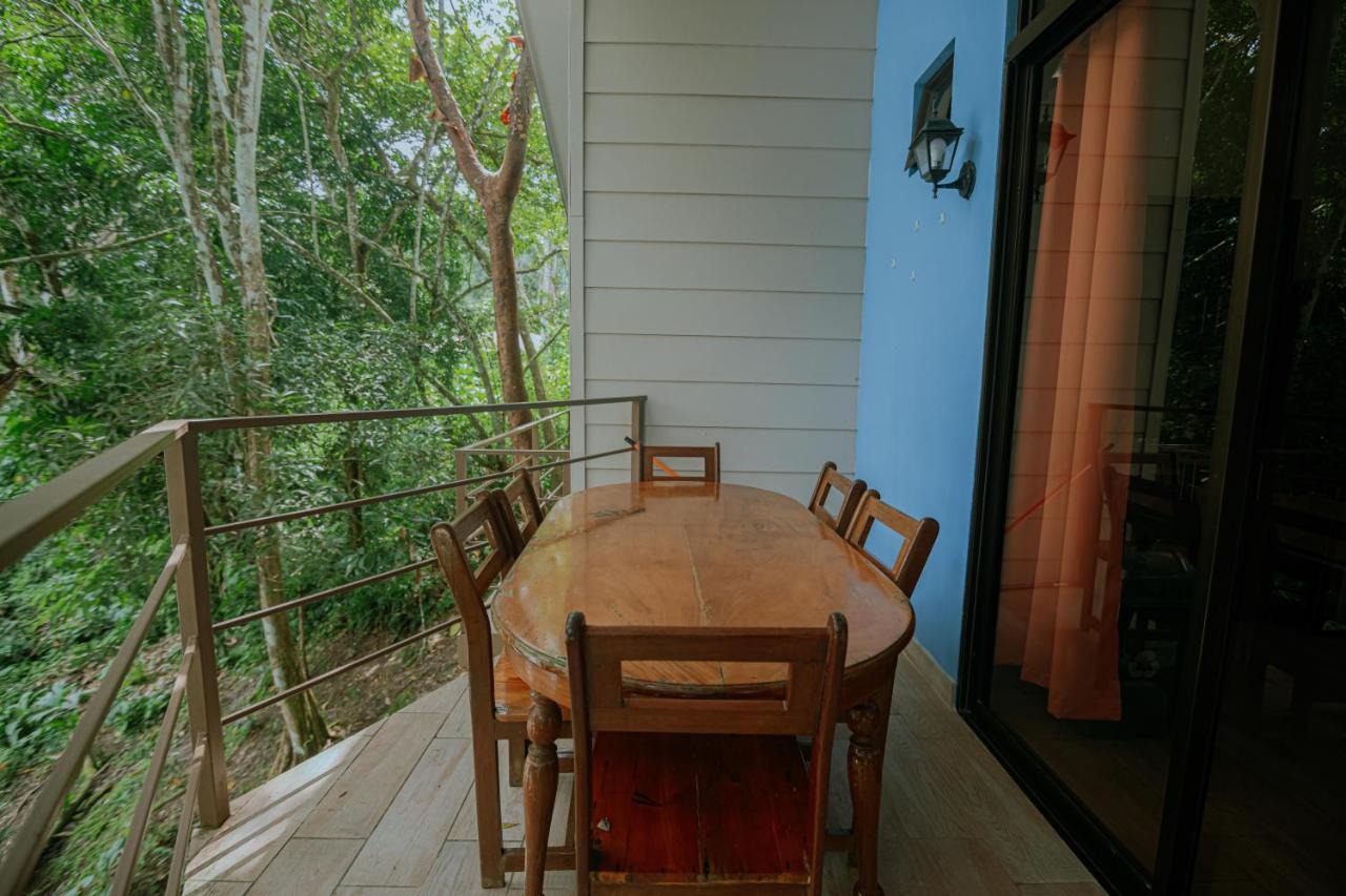 Oasis Diverse Adult Retreat Bed and breakfast *