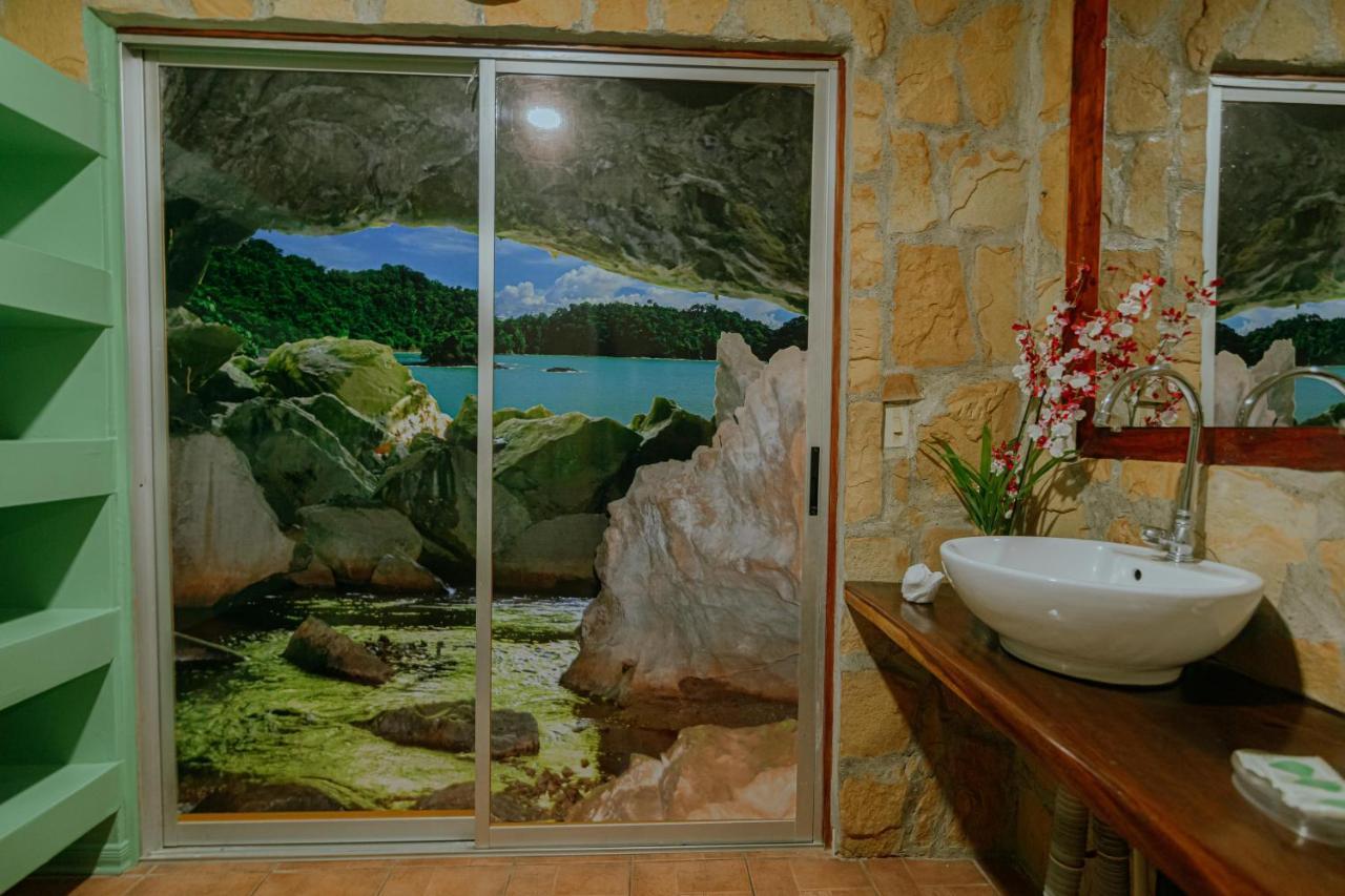 Bed and breakfast Oasis Diverse Adult Retreat *